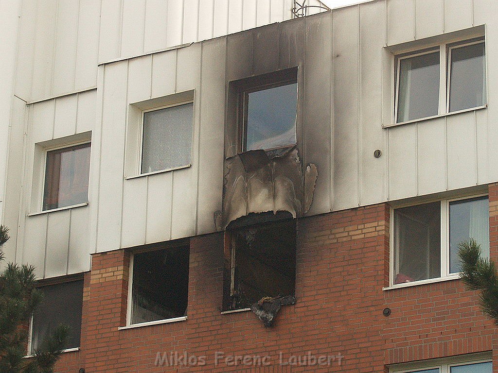 Feuer 3 Vollbrand Kueche Koeln Bucheim Modemannstr P638.JPG